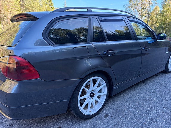 BMW 320d 11 of 17