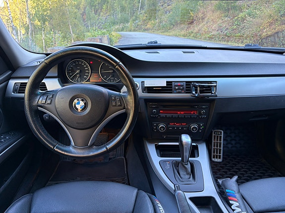 BMW 320d 16 of 17