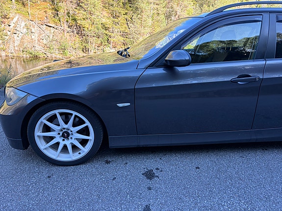 BMW 320d 5 of 17