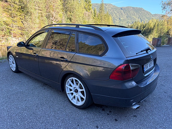 BMW 320d 7 of 17