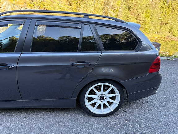 BMW 320d 6 of 17