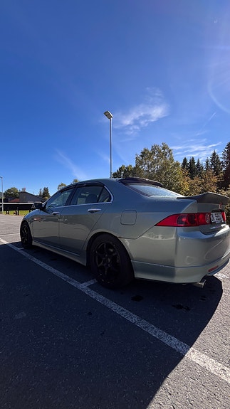 Honda Accord 9 of 23