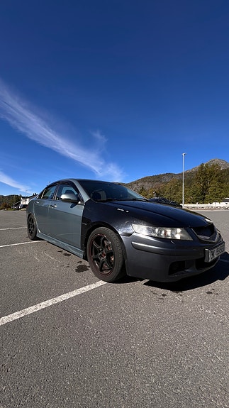 Honda Accord 2 of 23