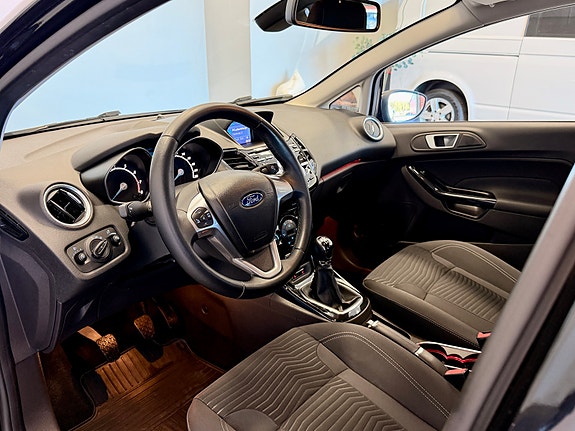 Ford Fiesta 13 of 27