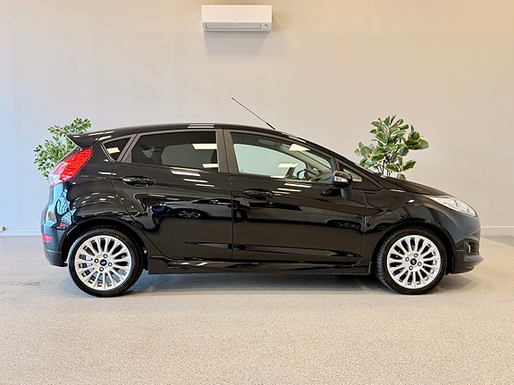 Ford Fiesta 6 of 27