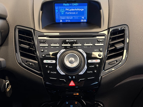 Ford Fiesta 22 of 27