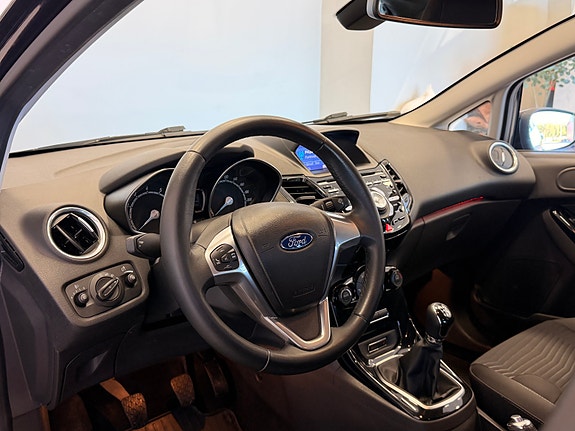 Ford Fiesta 24 of 27