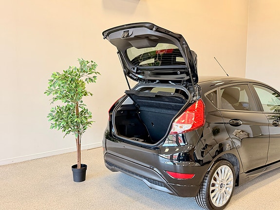 Ford Fiesta 8 of 27