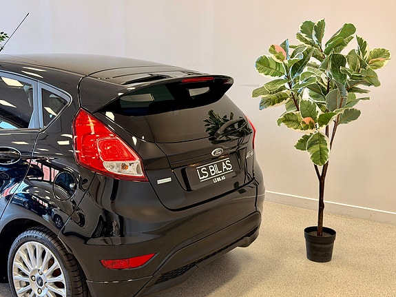 Ford Fiesta 9 of 27