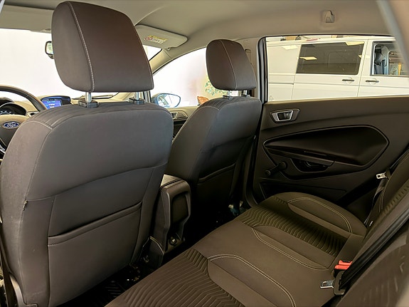 Ford Fiesta 16 of 27