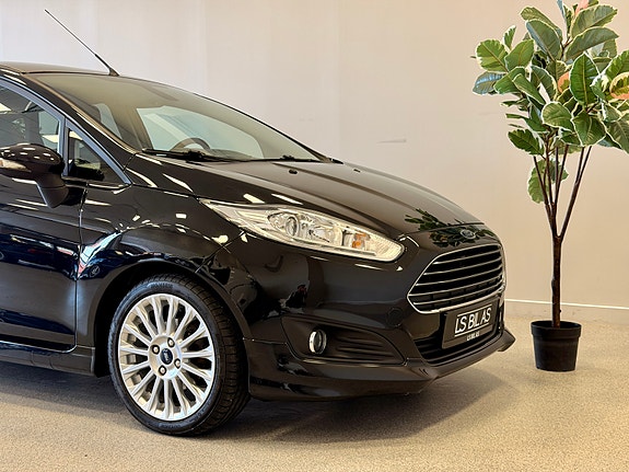 Ford Fiesta 10 of 27
