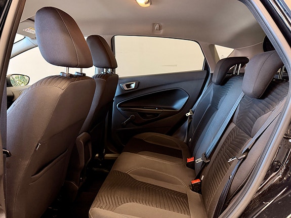 Ford Fiesta 15 of 27