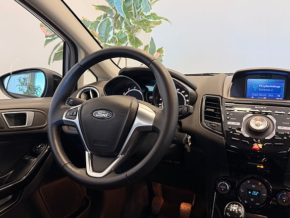 Ford Fiesta 17 of 27