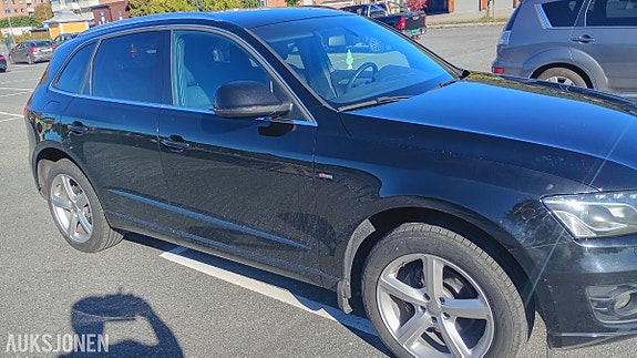 Audi Q5 2 of 17