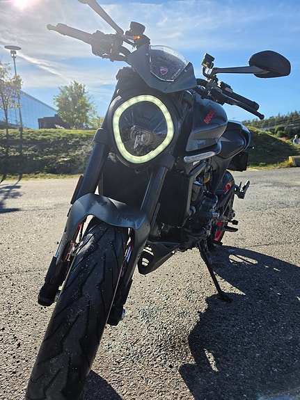 Ducati Monster 950 9 of 11