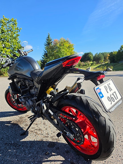 Ducati Monster 950 6 of 11