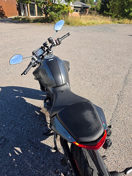 Ducati Monster 950 11 of 11