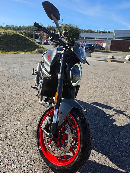 Ducati Monster 950 2 of 11