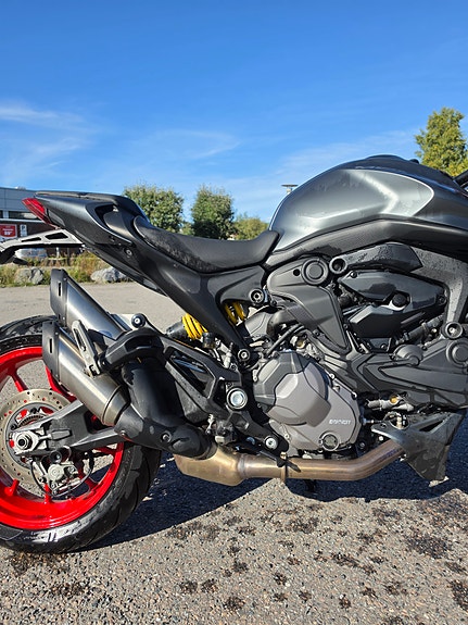 Ducati Monster 950 4 of 11