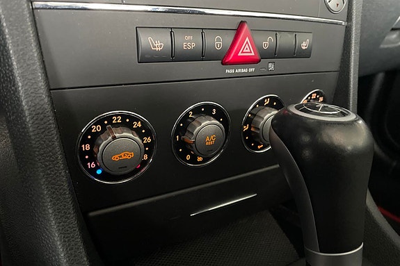 Mercedes-Benz SLK200 18 of 23