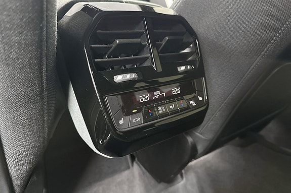 BMW iX 25 of 30