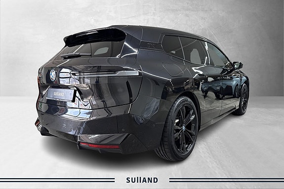 BMW iX 5 of 30