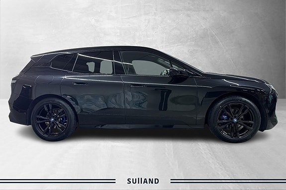 BMW iX 6 of 30