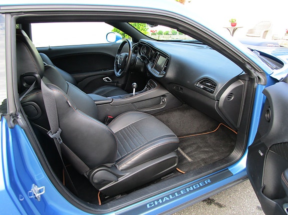 Dodge Challenger 10 of 15