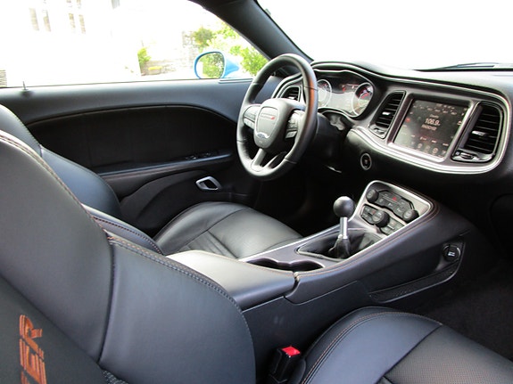 Dodge Challenger 13 of 15
