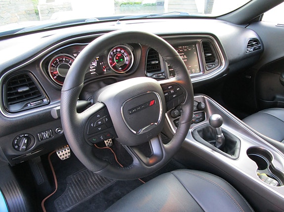 Dodge Challenger 8 of 15