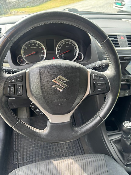 Suzuki Swift 9 of 9
