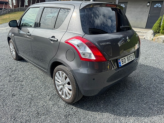 Suzuki Swift 3 of 9