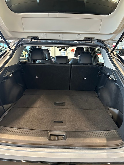 Nissan Ariya 12 of 14