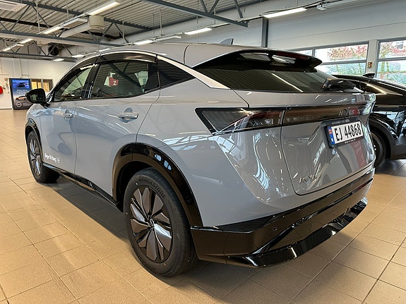 Nissan Ariya 7 of 14