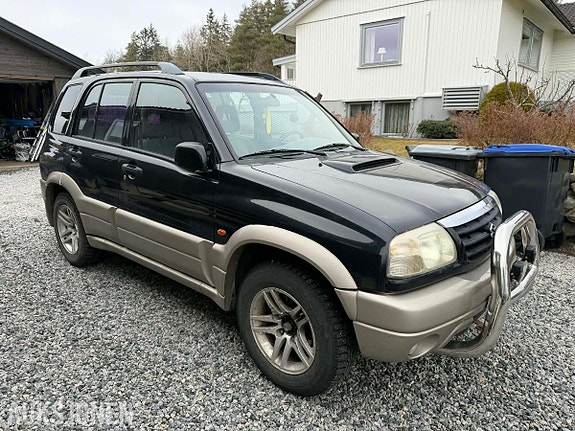 Suzuki Grand Vitara 3 of 11
