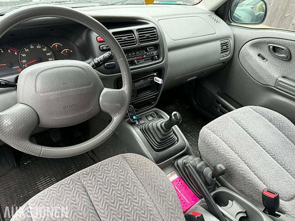 Suzuki Grand Vitara 9 of 11