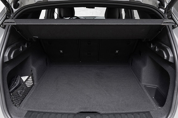 BMW iX1 25 of 29