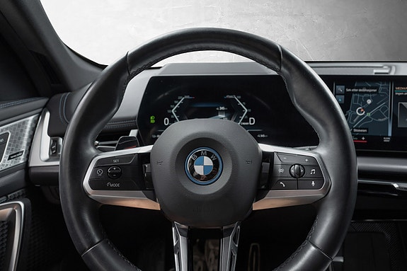 BMW iX1 20 of 29
