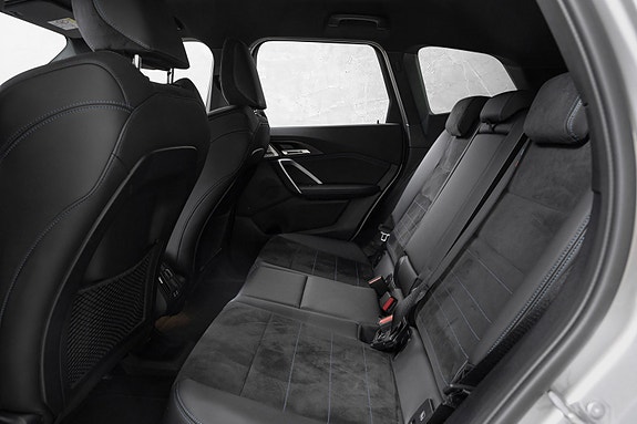 BMW iX1 18 of 29