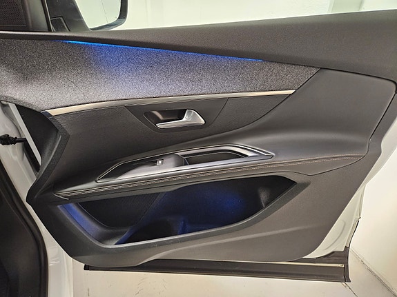 Peugeot 5008 18 of 21