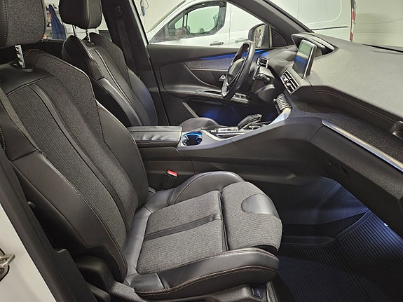 Peugeot 5008 13 of 21