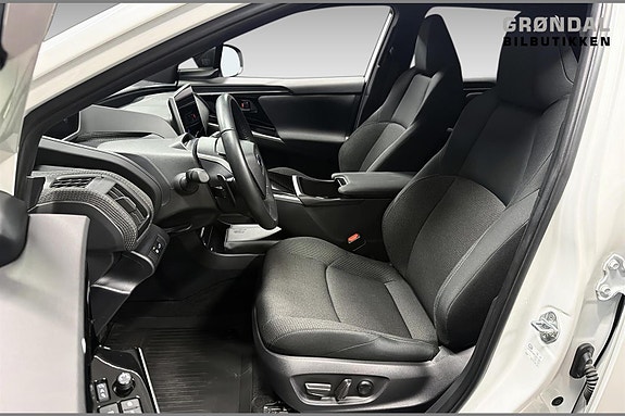 Subaru Solterra 8 of 17