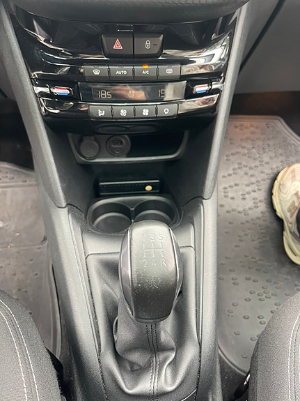 Peugeot 208 18 of 18