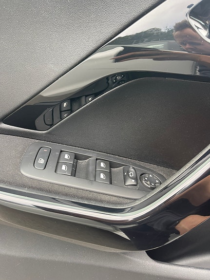 Peugeot 208 15 of 18