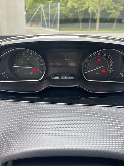 Peugeot 208 14 of 18
