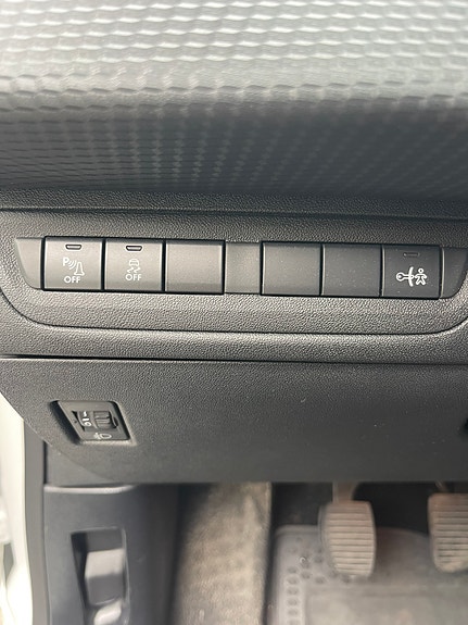 Peugeot 208 16 of 18
