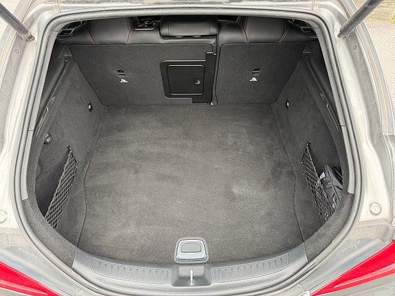 Mercedes-Benz CLA180 29 of 30