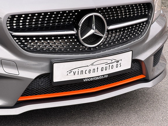 Mercedes-Benz CLA180 4 of 30