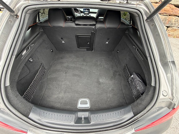 Mercedes-Benz CLA180 28 of 30