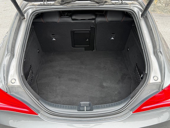 Mercedes-Benz CLA180 27 of 30
